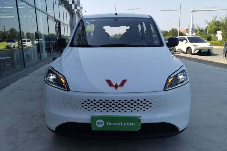 Used Wuling Hongguang New Energy 2025 Extended-Range Hybrid 50KM Comfort Version Front