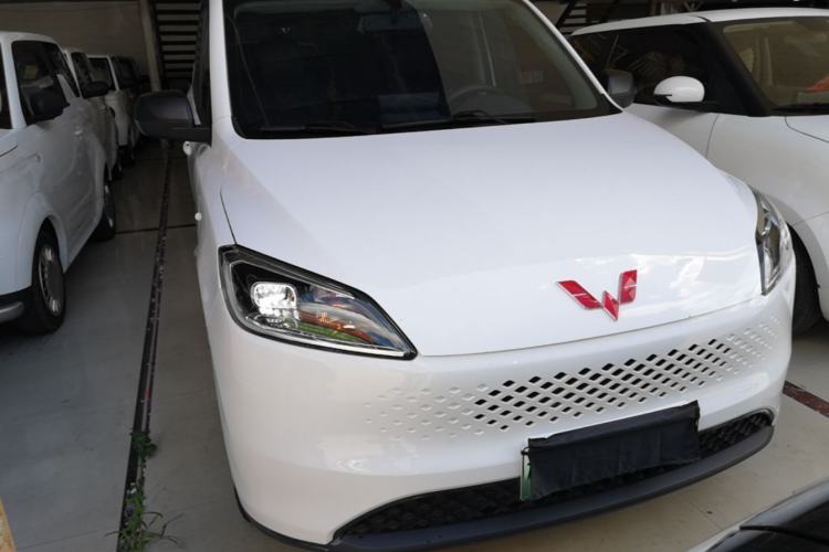 Used Wuling Hongguang New Energy 2025 Extended-Range Hybrid 50KM Comfort Version Front