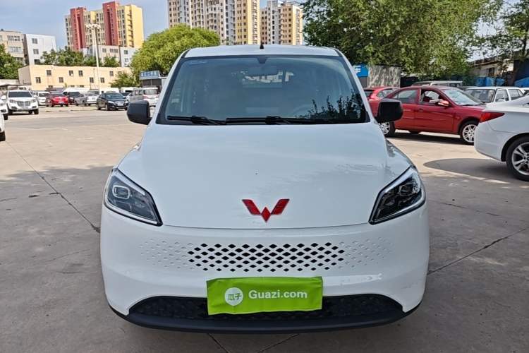 Used Wuling Hongguang New Energy 2025 Extended-Range Hybrid 50KM Comfort Version Front