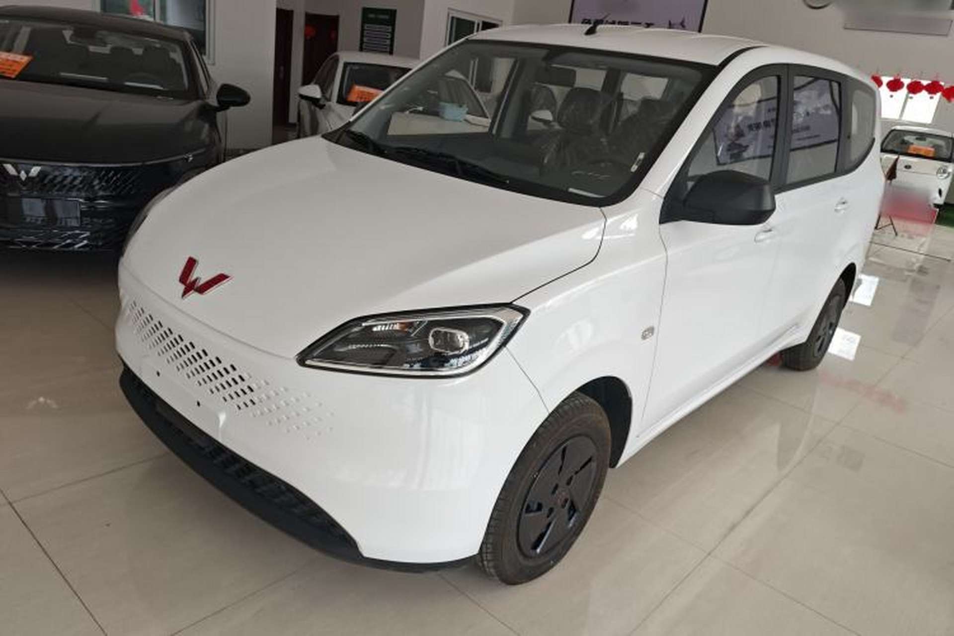 Used Wuling Hongguang New Energy 2025 Extended-Range Hybrid 50KM Comfort Version Front Left 45 Deg