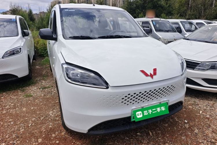 Used Wuling Hongguang New Energy 2025 Extended-Range Hybrid 50 km Standard Version Front Right 45 Deg