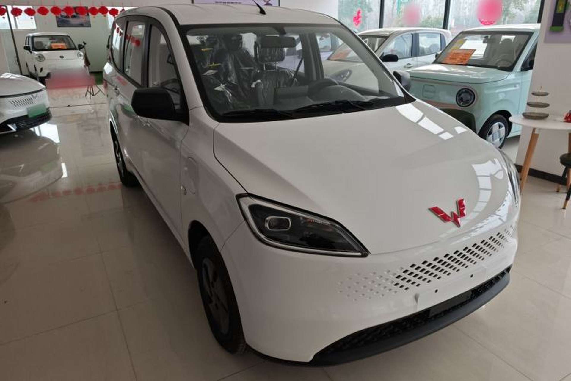 Used Wuling Hongguang New Energy 2025 Extended-Range Hybrid 50KM Comfort Version Front Right 45 Deg