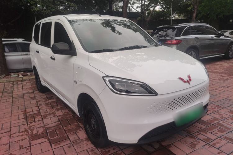 Used Wuling Hongguang New Energy 2025 Extended-Range Hybrid 50 km Standard Version Front Right 45 Deg