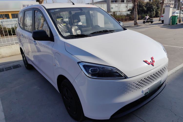 Used Wuling Hongguang New Energy 2025 Extended-Range Hybrid 50KM Comfort Version Front Right 45 Deg