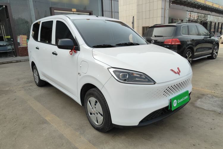 Used Wuling Hongguang New Energy 2025 Extended-Range Hybrid 50 km Standard Version Front Right 45 Deg