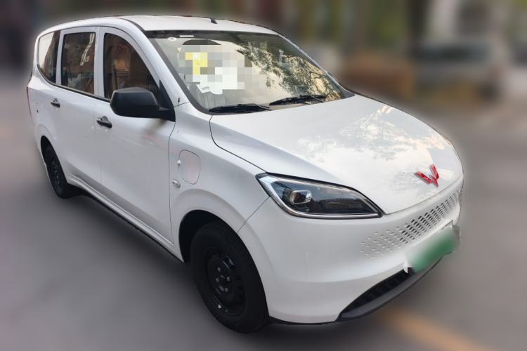 Used Wuling Hongguang New Energy 2025 Extended-Range Hybrid 50 km Standard Version Front Right 45 Deg