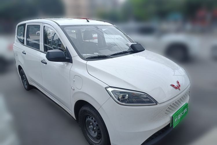 Used Wuling Hongguang New Energy 2025 Extended-Range Hybrid 50 km Utility Version Front Right 45 Deg
