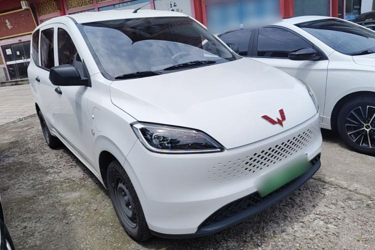 Used Wuling Hongguang New Energy 2025 Extended-Range Hybrid 50 km Standard Version Front Right 45 Deg