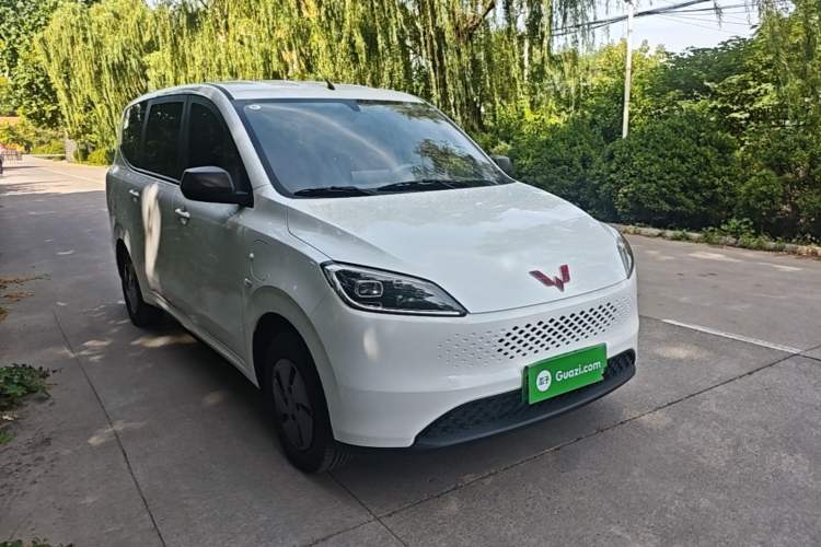 Used Wuling Hongguang New Energy 2025 Model Range-Extending Hybrid 150KM Comfort Edition Front Right 45 Deg