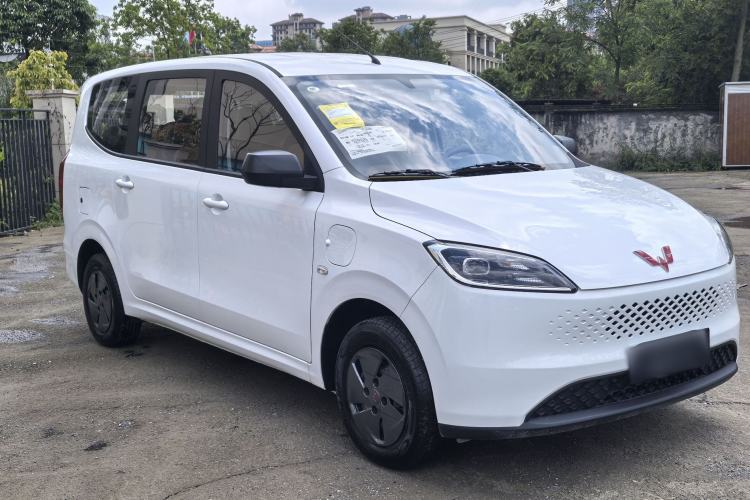 Used Wuling Hongguang New Energy 2025 Extended-Range Hybrid 50KM Comfort Version Front Right 45 Deg