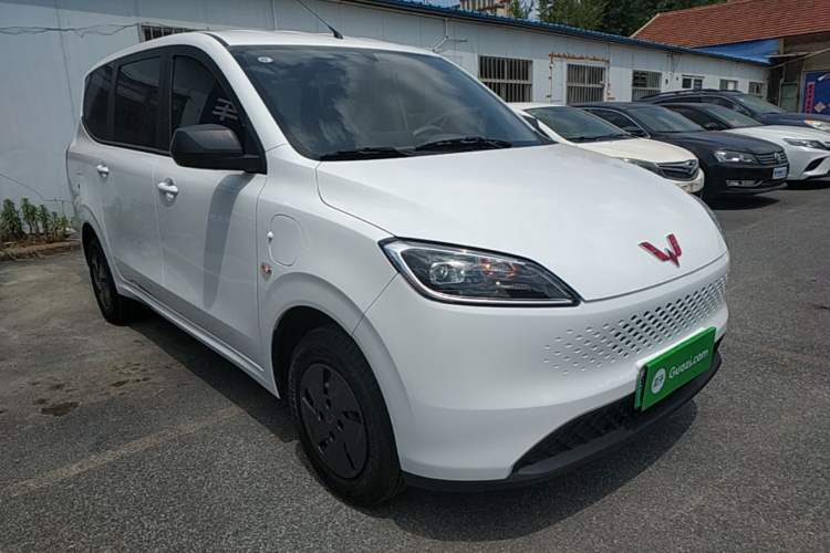 Used Wuling Hongguang New Energy 2025 Model Range-Extending Hybrid 150KM Comfort Edition Front Right 45 Deg