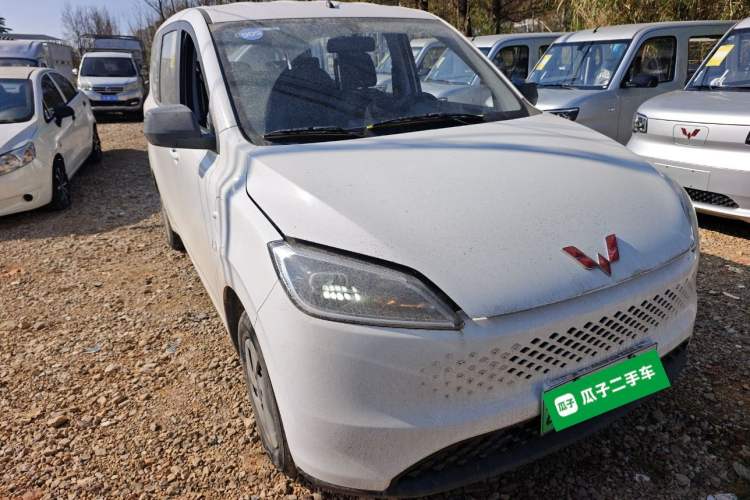 Used Wuling Hongguang New Energy 2025 Extended-Range Hybrid 50KM Comfort Version Front Right 45 Deg