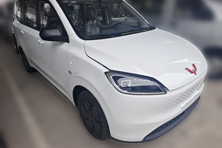 Used Wuling Hongguang New Energy 2025 Model Range-Extending Hybrid 150KM Comfort Edition Front Right 45 Deg