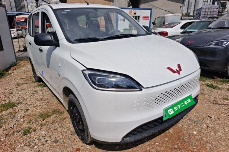 Used Wuling Hongguang New Energy 2025 Extended-Range Hybrid 50 km Standard Version Front Right 45 Deg