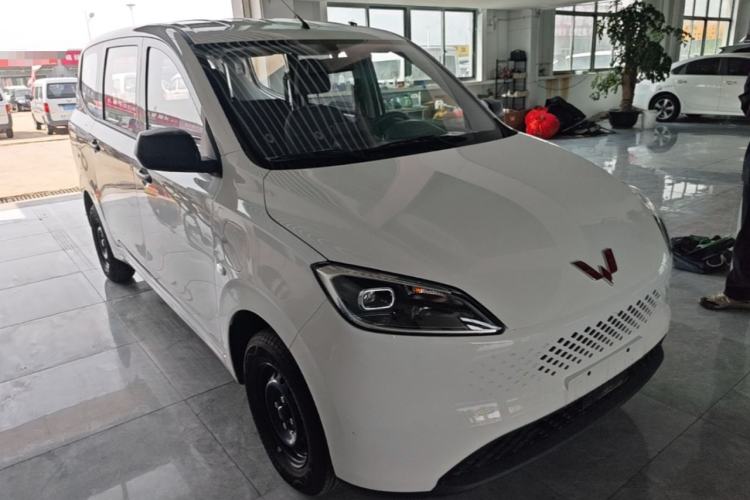 Used Wuling Hongguang New Energy 2025 Extended-Range Hybrid 50 km Standard Version Front Right 45 Deg
