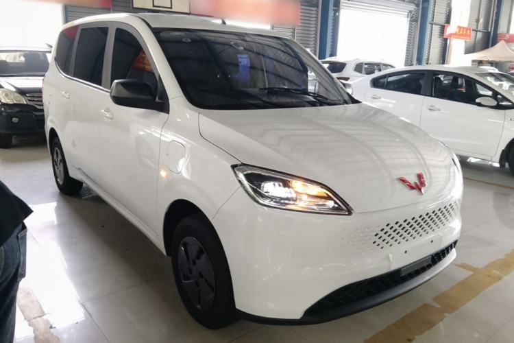 Used Wuling Hongguang New Energy 2025 Extended-Range Hybrid 50KM Comfort Version Front Right 45 Deg