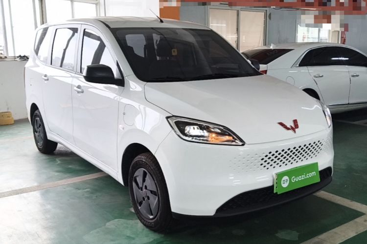 Used Wuling Hongguang New Energy 2025 Model Range-Extending Hybrid 150KM Comfort Edition Front Right 45 Deg