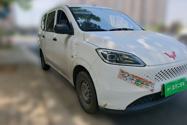 Used Wuling Hongguang New Energy 2025 Extended-Range Hybrid 50 km Standard Version Front Right 45 Deg