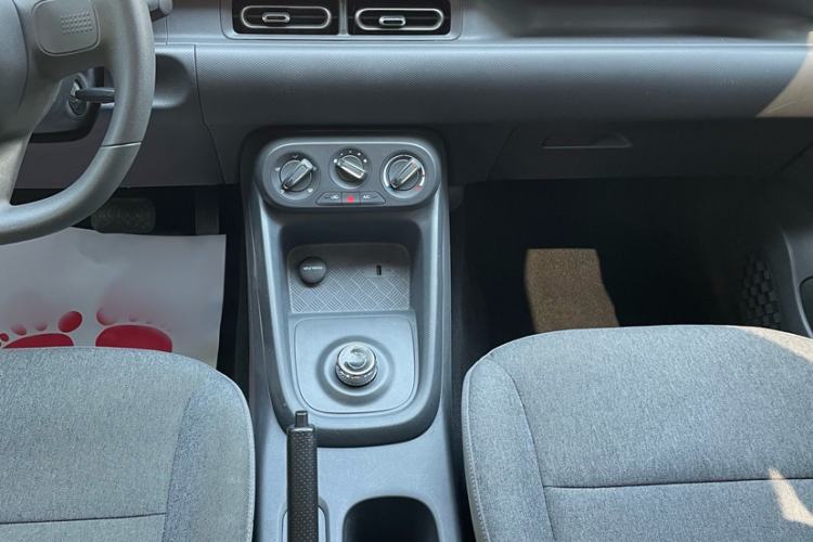 Used Wuling Hongguang New Energy 2025 Extended-Range Hybrid 50 km Standard Version Gear Lever
