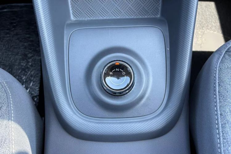 Used Wuling Hongguang New Energy 2025 Extended-Range Hybrid 50KM Comfort Version Gear Lever