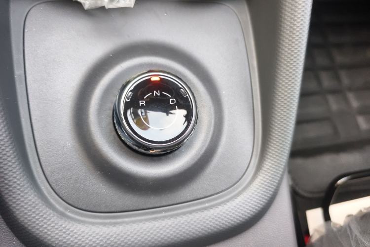 Used Wuling Hongguang New Energy 2025 Extended-Range Hybrid 50 km Standard Version Gear Lever