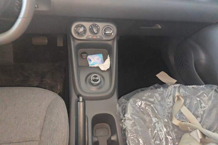 Used Wuling Hongguang New Energy 2025 Extended-Range Hybrid 50KM Comfort Version Gear Lever