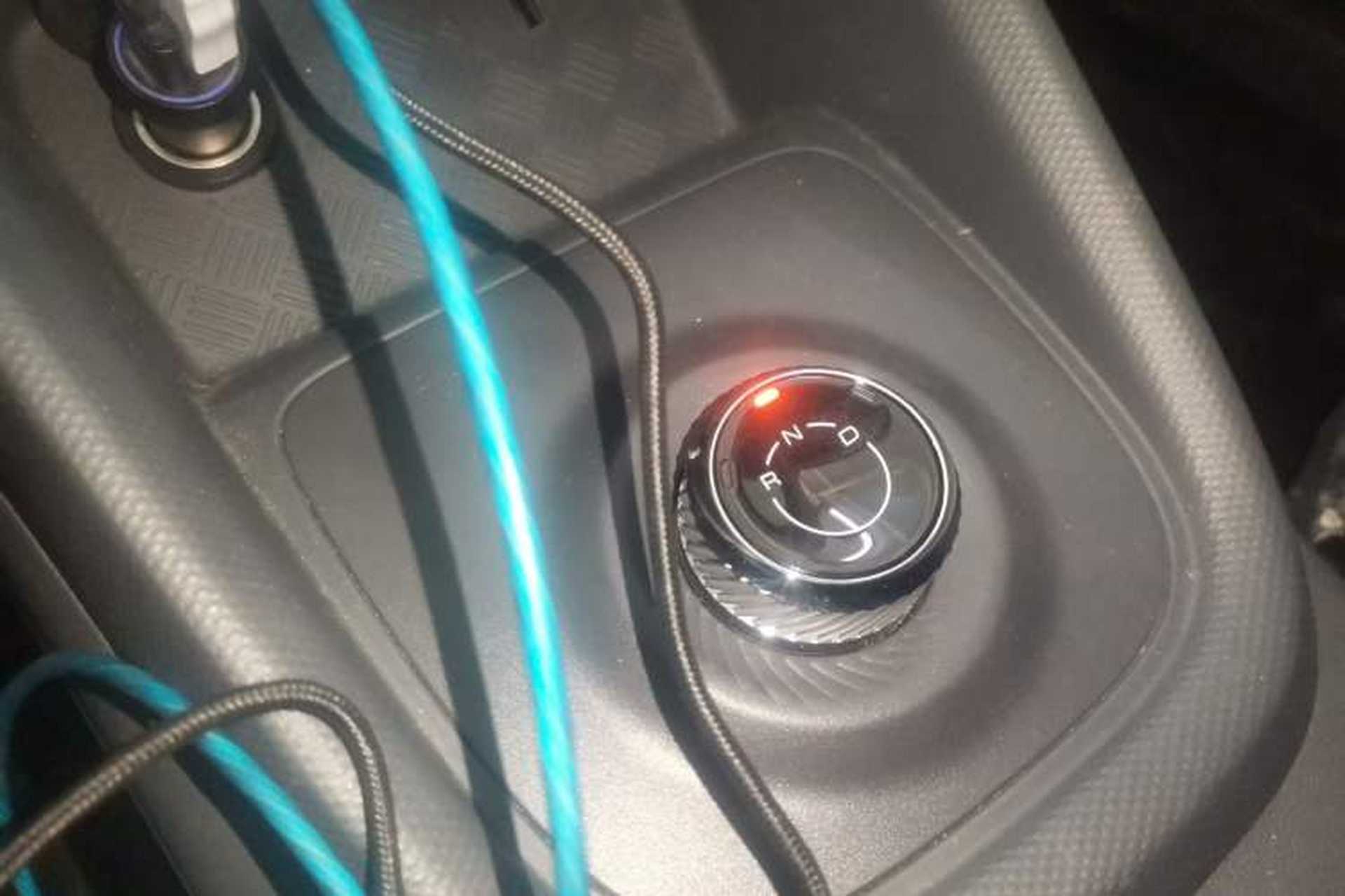 Used Wuling Hongguang New Energy 2025 Extended-Range Hybrid 50KM Comfort Version Gear Lever