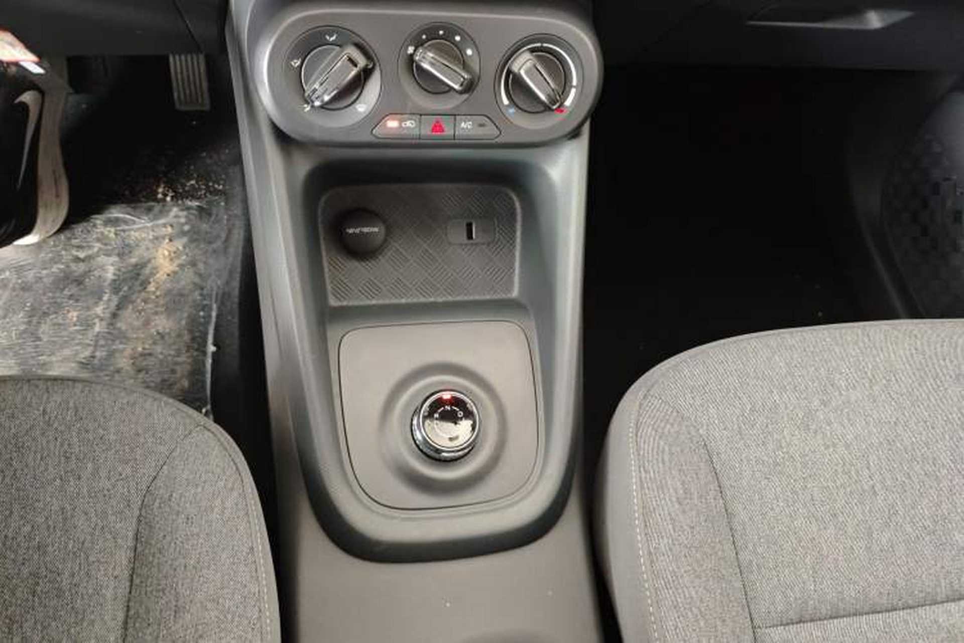 Used Wuling Hongguang New Energy 2025 Extended-Range Hybrid 50KM Comfort Version Gear Lever
