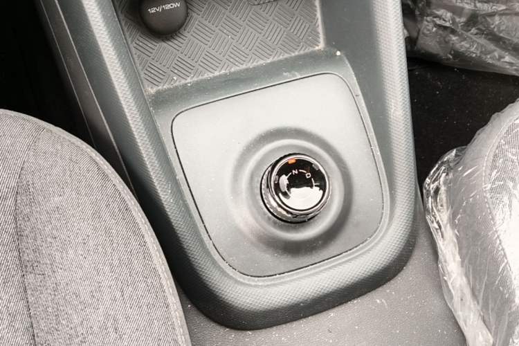 Used Wuling Hongguang New Energy 2025 Extended-Range Hybrid 50 km Utility Version Gear Lever