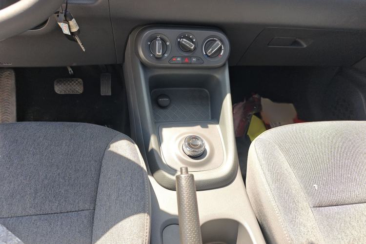 Used Wuling Hongguang New Energy 2025 Extended-Range Hybrid 50 km Utility Version Gear Lever