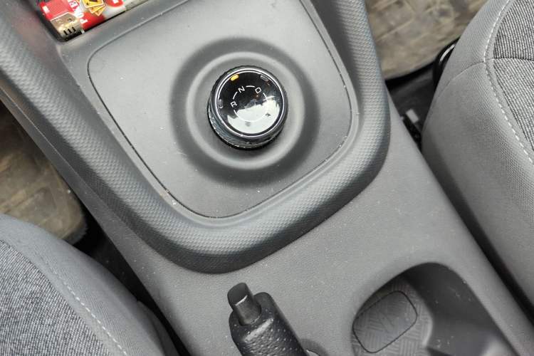 Used Wuling Hongguang New Energy 2025 Extended-Range Hybrid 50 km Standard Version Gear Lever
