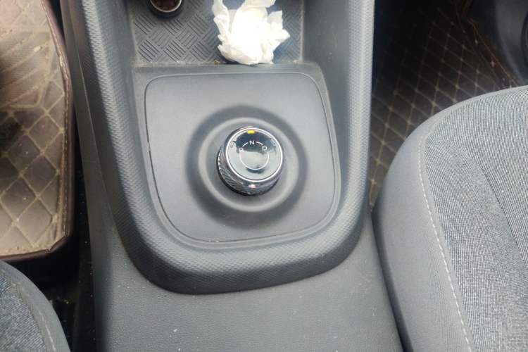 Used Wuling Hongguang New Energy 2025 Extended-Range Hybrid 50KM Comfort Version Gear Lever