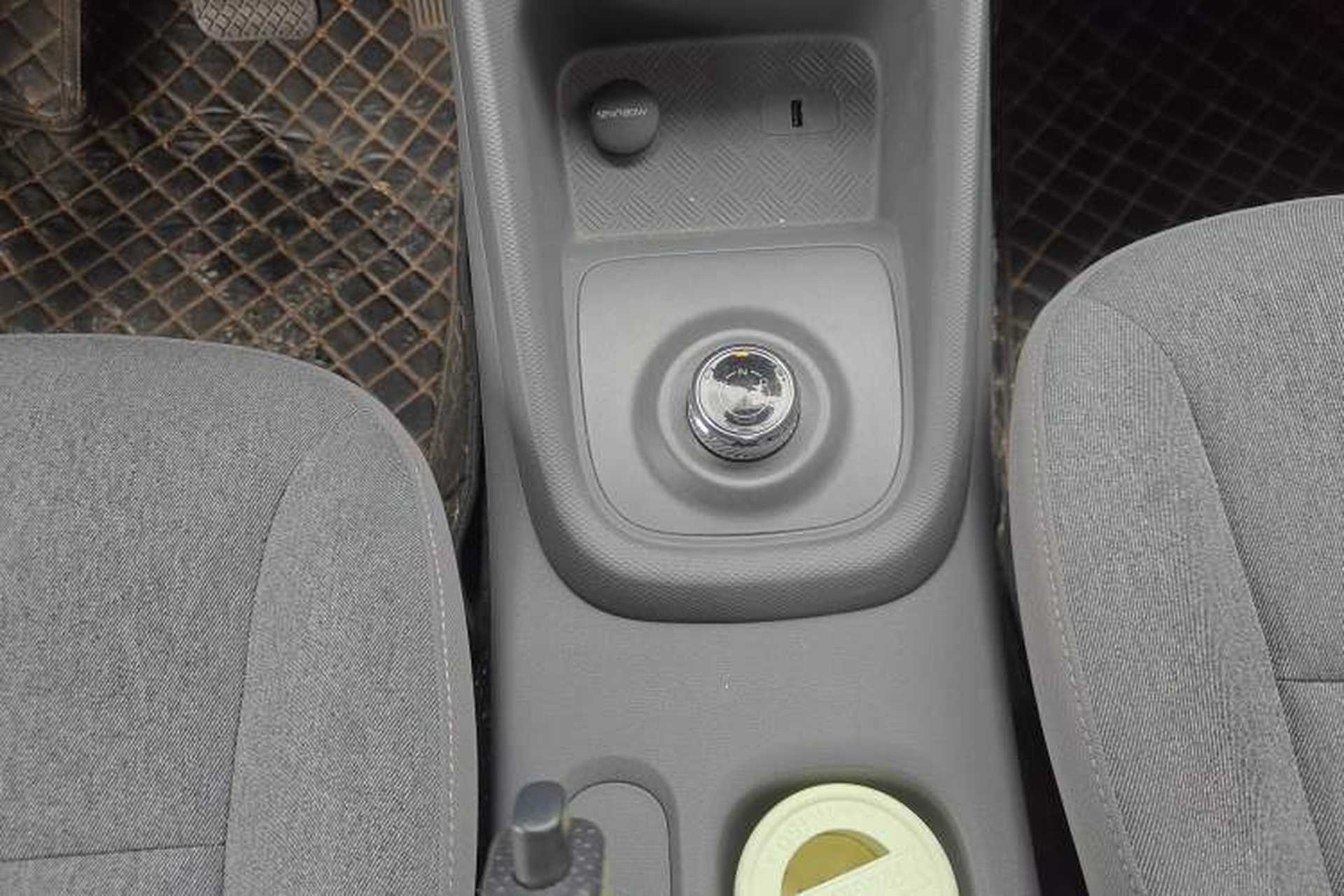 Used Wuling Hongguang New Energy 2025 Extended-Range Hybrid 50KM Comfort Version Gear Lever