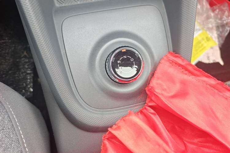 Used Wuling Hongguang New Energy 2025 Model Range-Extending Hybrid 150KM Comfort Edition Gear Lever