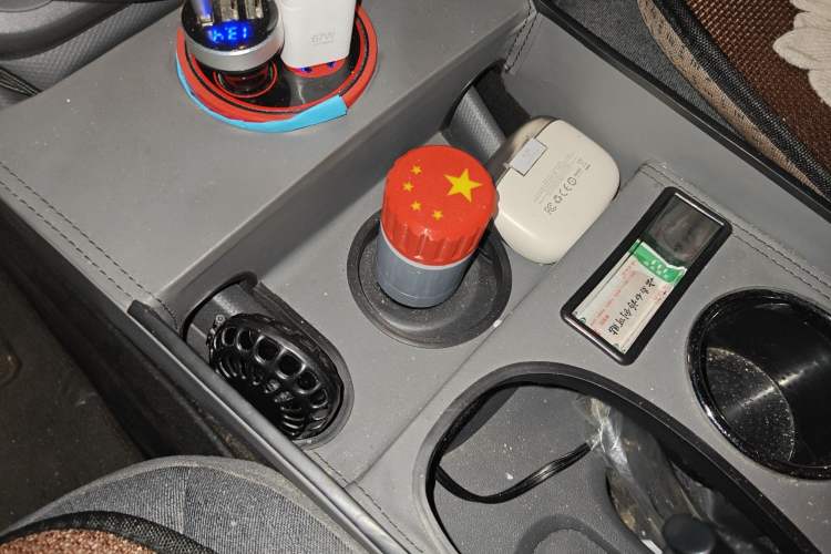 Used Wuling Hongguang New Energy 2025 Extended-Range Hybrid 50KM Comfort Version Gear Lever