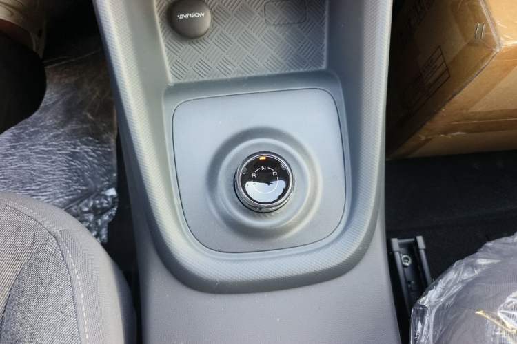 Used Wuling Hongguang New Energy 2025 Extended-Range Hybrid 50 km Utility Version Gear Lever