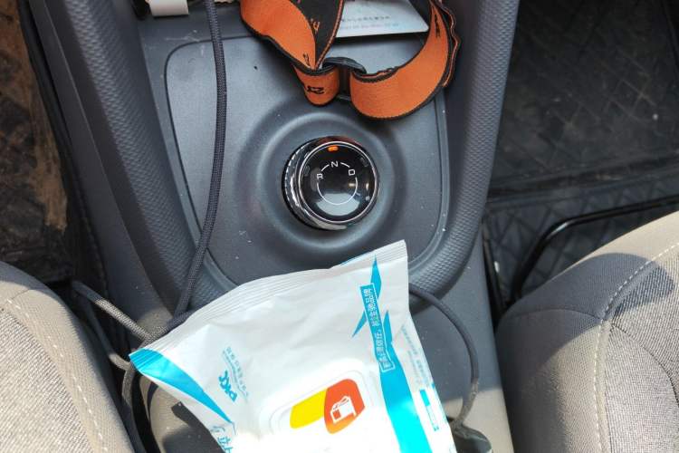 Used Wuling Hongguang New Energy 2025 Model Range-Extending Hybrid 150KM Standard Edition Gear Lever