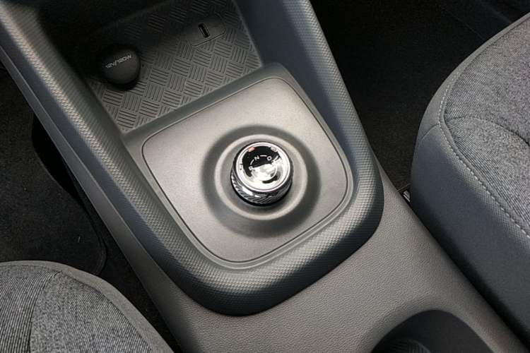 Used Wuling Hongguang New Energy 2025 Model Range-Extending Hybrid 150KM Comfort Edition Gear Lever
