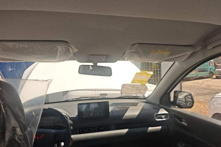 Used Wuling Hongguang New Energy 2025 Extended-Range Hybrid 50KM Comfort Version Headliner