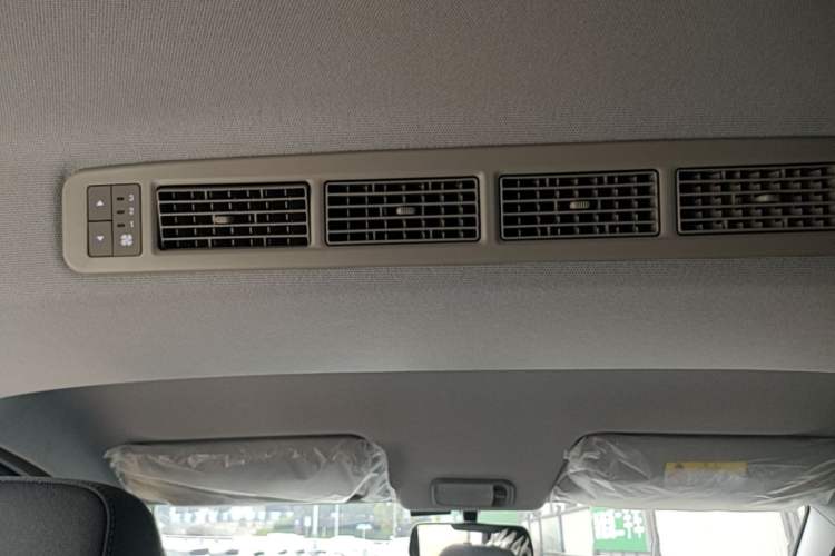 Used Wuling Hongguang New Energy 2025 Extended-Range Hybrid 50KM Comfort Version Headliner