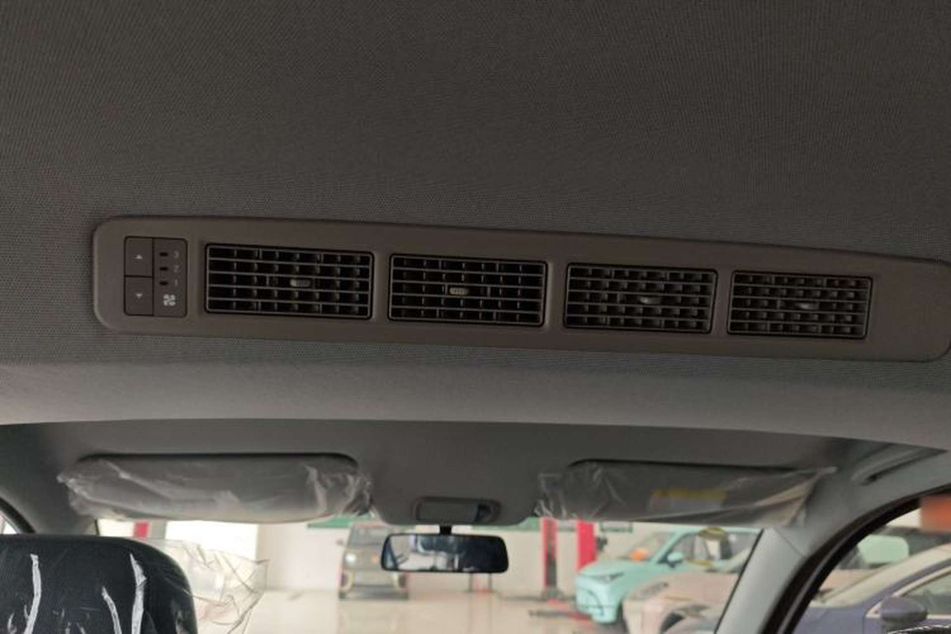 Used Wuling Hongguang New Energy 2025 Extended-Range Hybrid 50KM Comfort Version Headliner