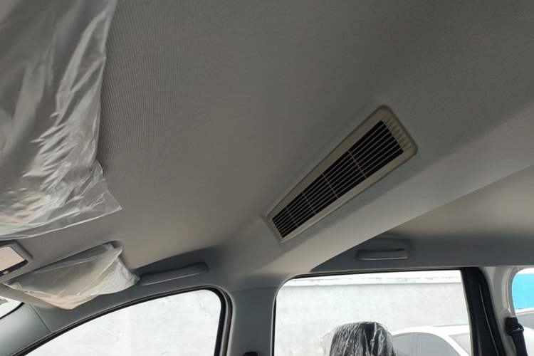 Used Wuling Hongguang New Energy 2025 Extended-Range Hybrid 50KM Comfort Version Headliner