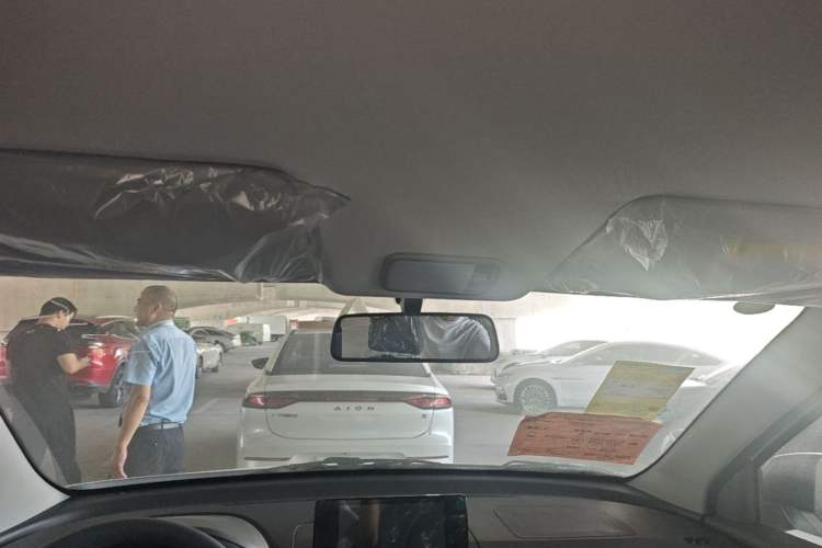 Used Wuling Hongguang New Energy 2025 Model Range-Extending Hybrid 150KM Comfort Edition Headliner