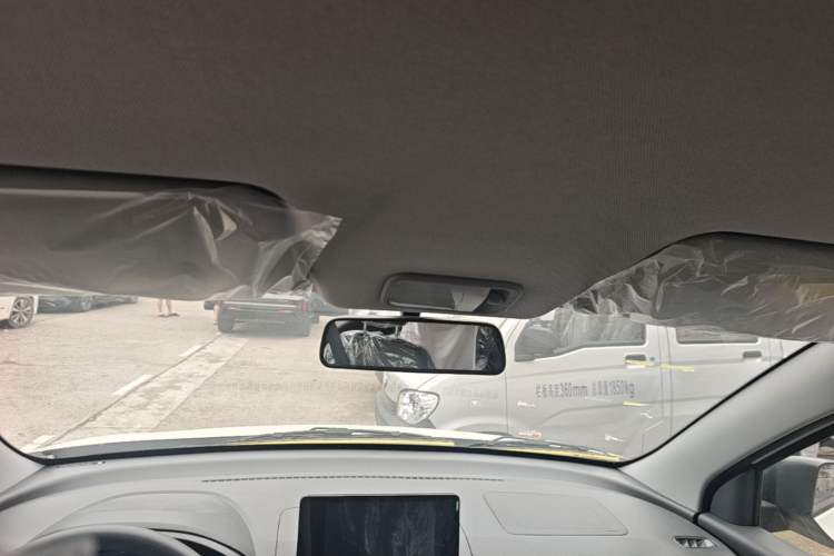 Used Wuling Hongguang New Energy 2025 Model Range-Extending Hybrid 150KM Comfort Edition Headliner