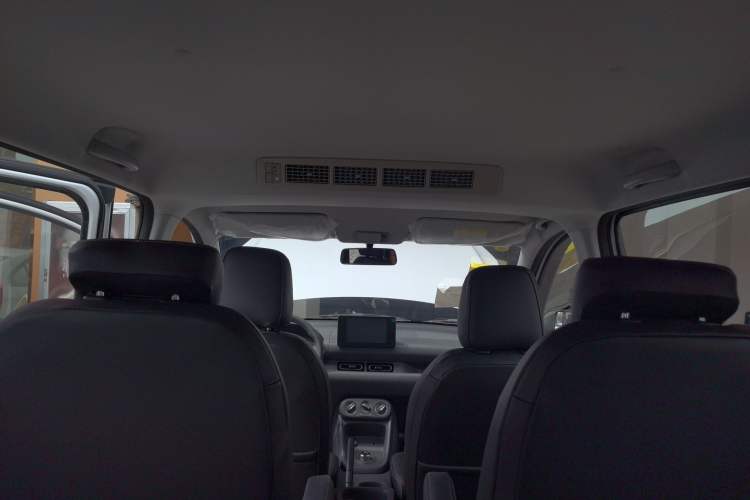 Used Wuling Hongguang New Energy 2025 Extended-Range Hybrid 50KM Comfort Version Headliner