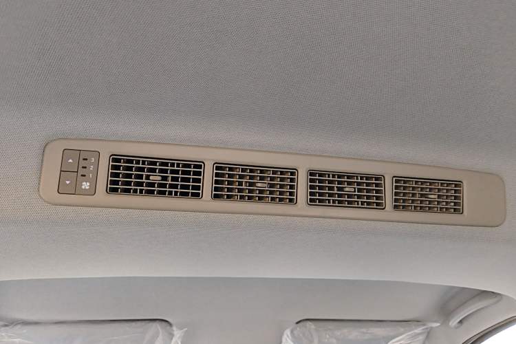 Used Wuling Hongguang New Energy 2025 Extended-Range Hybrid 50 km Standard Version Headliner