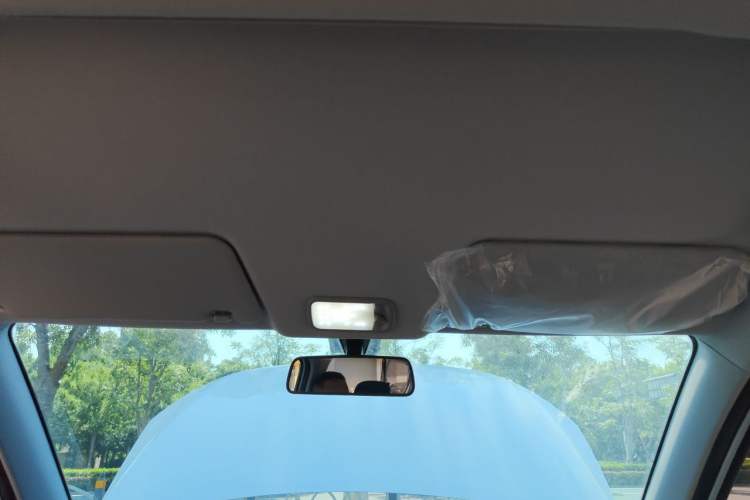 Used Wuling Hongguang New Energy 2025 Model Range-Extending Hybrid 150KM Standard Edition Headliner