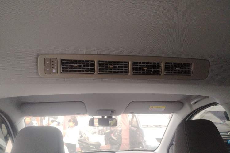 Used Wuling Hongguang New Energy 2025 Extended-Range Hybrid 50KM Comfort Version Headliner