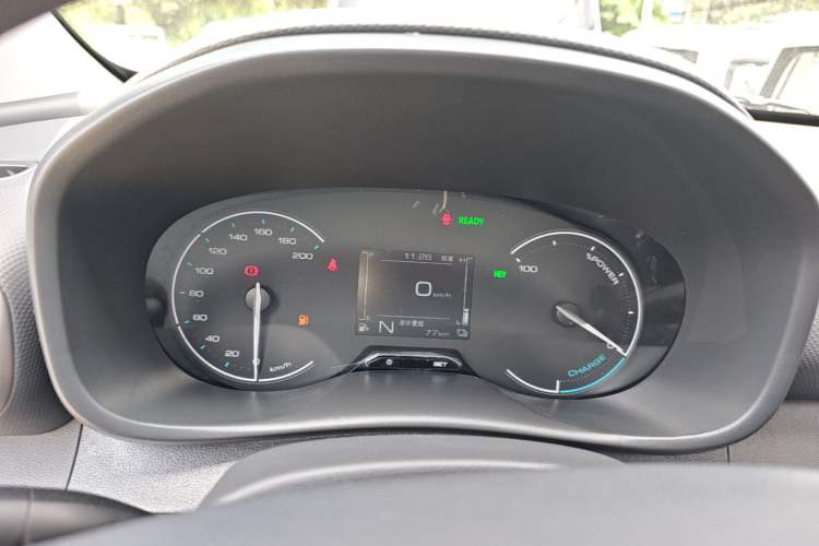 Used Wuling Hongguang New Energy 2025 Extended-Range Hybrid 50KM Comfort Version Instrument Cluster