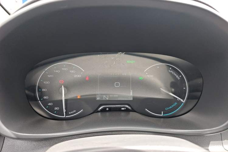 Used Wuling Hongguang New Energy 2025 Extended-Range Hybrid 50 km Standard Version Instrument Cluster